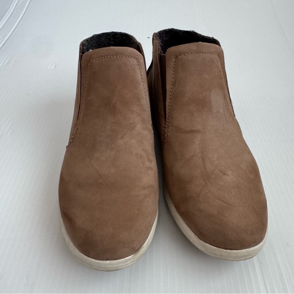 OluKai Women's Tan Hawai'iloa Manu Hope Waterproof Sneaker Boot (Women) - Picture 3 of 10